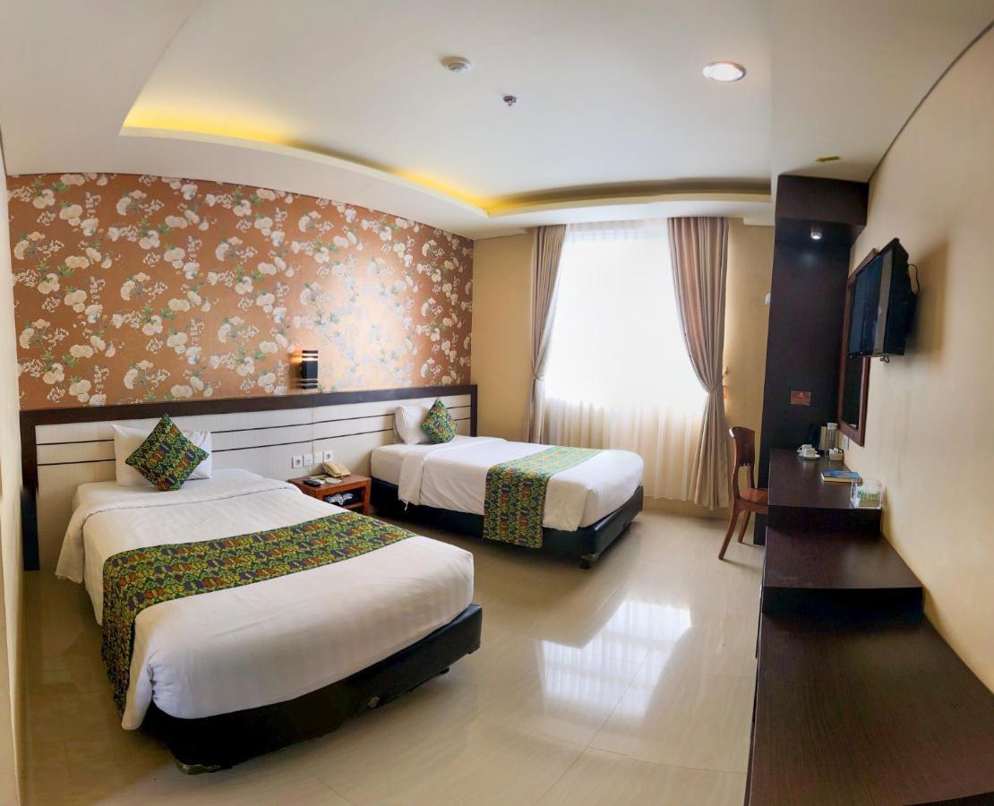 Grand Madani Hotel Mataram Exterior foto