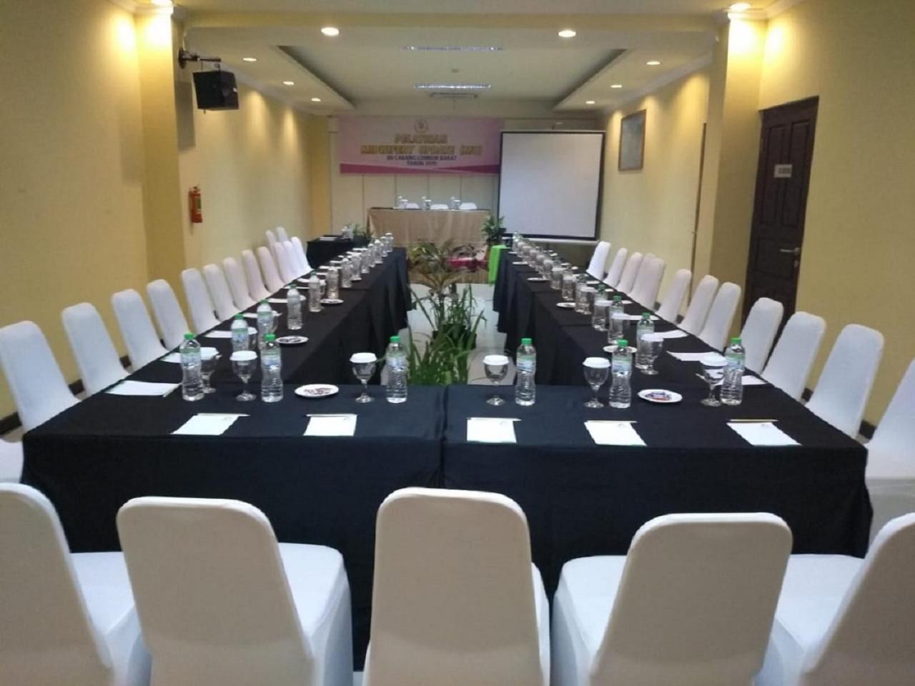 Grand Madani Hotel Mataram Exterior foto